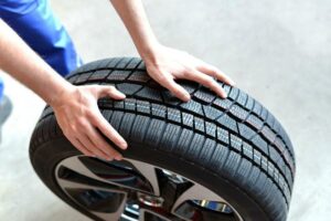 Read more about the article Proper Tire Service Prevents Driving Emergencies.