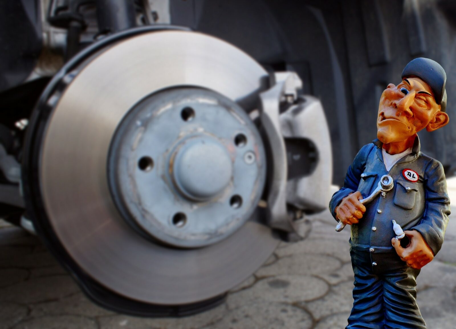 You are currently viewing How Long Do Brake Pads Last? 4 Common Myths