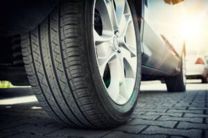 Read more about the article 6 Signs You Need Wheel Alignment