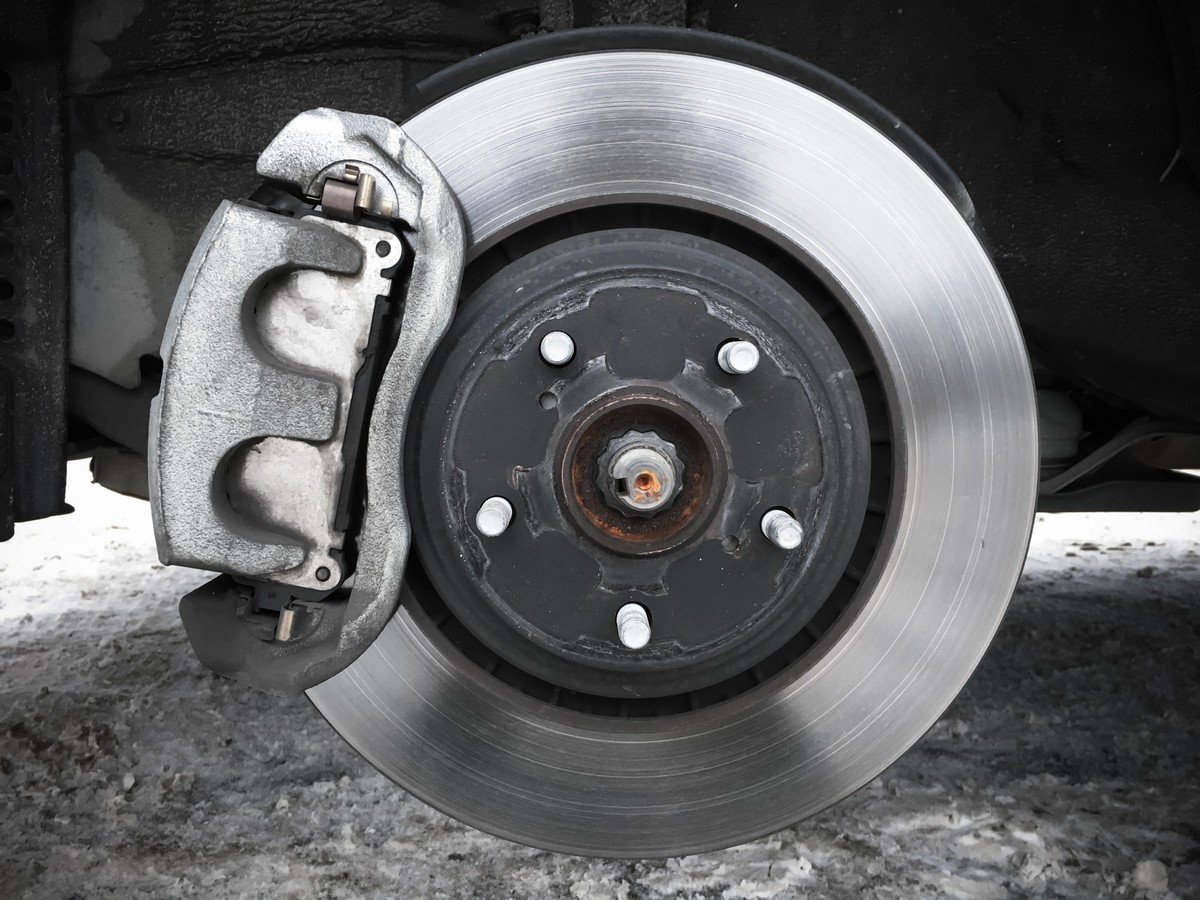 You are currently viewing Squeaking Brakes: The Warning Sound You Should Not Ignore