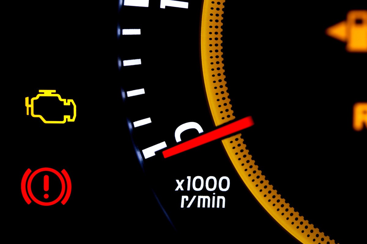 You are currently viewing 5 Reasons You Shouldn’t Ignore Your Check Engine Light