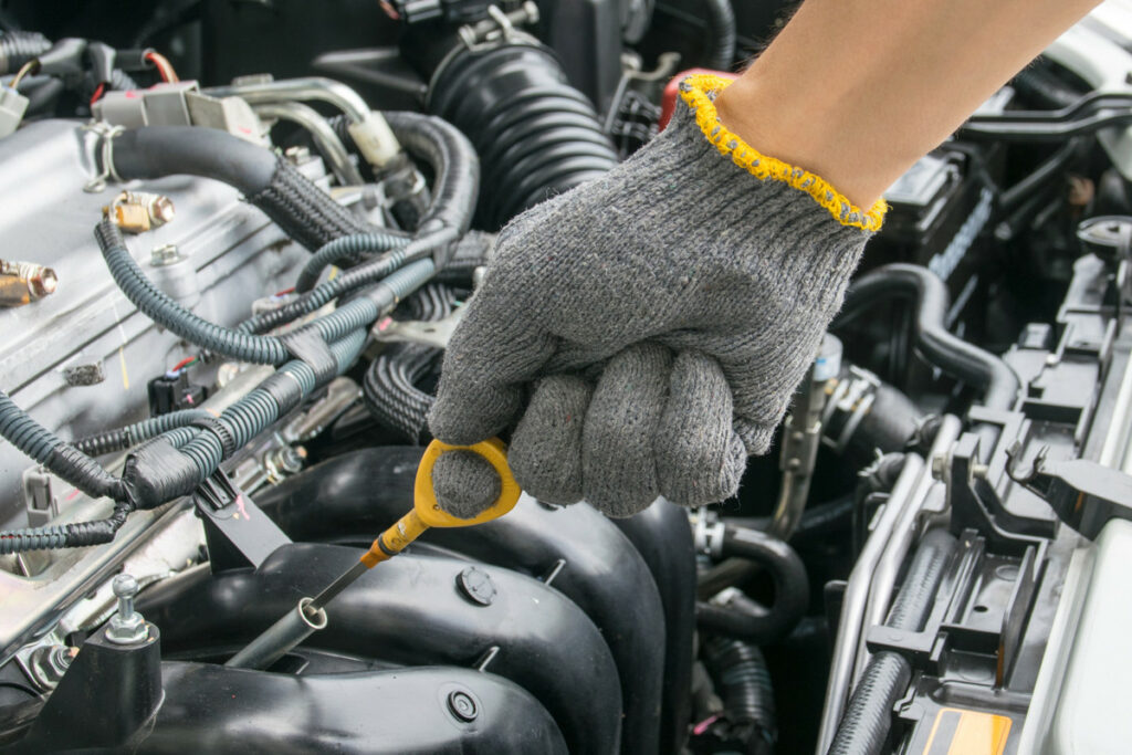 5 Reasons You Should Let the Professionals Handle Your Oil Change