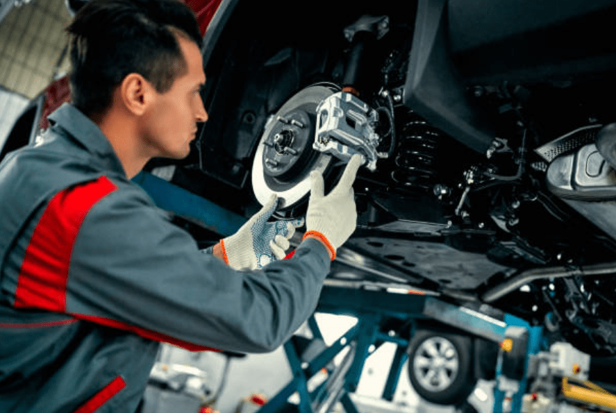 You are currently viewing 8 Signs Your Car Needs Immediate Brake Repair